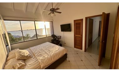 VENTA CASA DE PLAYA CON ACCESO DIRECTO AL MAR SANTA MARTA