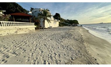 VENTA CASA DE PLAYA CON ACCESO DIRECTO AL MAR SANTA MARTA