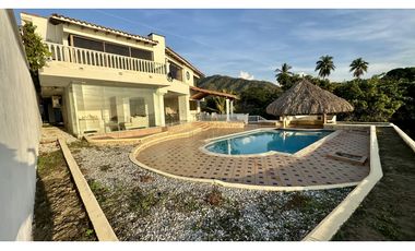 VENTA CASA DE PLAYA CON ACCESO DIRECTO AL MAR SANTA MARTA