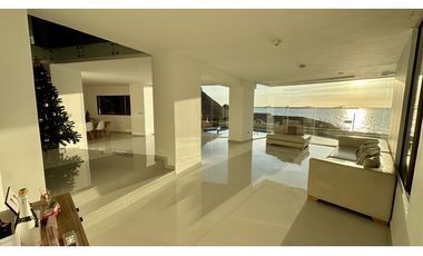 VENTA CASA DE PLAYA CON ACCESO DIRECTO AL MAR SANTA MARTA