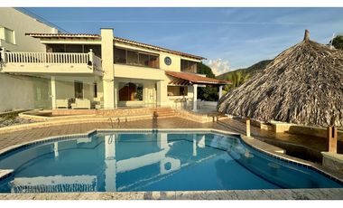 VENTA CASA DE PLAYA CON ACCESO DIRECTO AL MAR SANTA MARTA