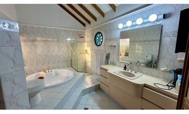 VENTA CASA DE PLAYA CON ACCESO DIRECTO AL MAR SANTA MARTA