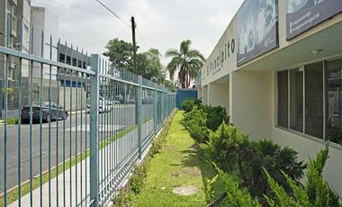 Perfecto centro educativo o desarrollo de vivienda, a 1/2 cuadra de Av. Patria, 2,196 M2 terreno