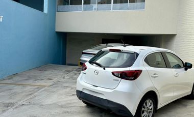 Perfecto centro educativo o desarrollo de vivienda, a 1/2 cuadra de Av. Patria, 2,196 M2 terreno