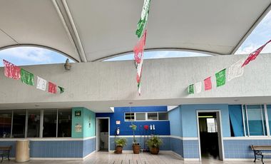 Perfecto centro educativo o desarrollo de vivienda, a 1/2 cuadra de Av. Patria, 2,196 M2 terreno