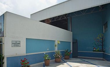 Perfecto centro educativo o desarrollo de vivienda, a 1/2 cuadra de Av. Patria, 2,196 M2 terreno