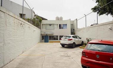 Perfecto centro educativo o desarrollo de vivienda, a 1/2 cuadra de Av. Patria, 2,196 M2 terreno