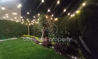 Excelente oportunidad Amplia Casa con salón de usos múltiples.