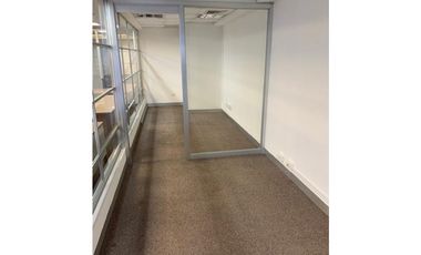 OFICINA / CALLE 50 / TORRE DRESDNER / 325M / DIVISIONES / AMOBLADA