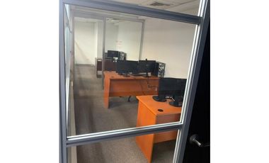 OFICINA / CALLE 50 / TORRE DRESDNER / 325M / DIVISIONES / AMOBLADA