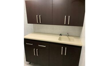 OFICINA / CALLE 50 / TORRE DRESDNER / 325M / DIVISIONES / AMOBLADA