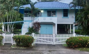 CLAYTON / ESTILO BUNGALAW / 1015M / 5 HABITACION / REFORMADA