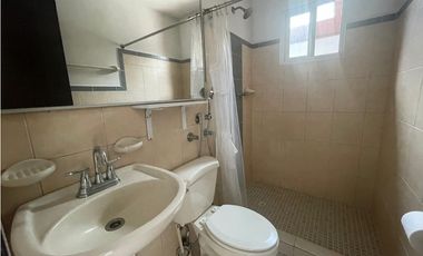 SE VENDE CASA EN PLAYA DORADA PH LAS OLAS DE 3 HABITACION CON TERRAZA