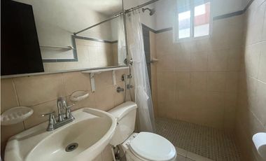 SE VENDE CASA EN PLAYA DORADA PH LAS OLAS DE 3 HABITACION CON TERRAZA