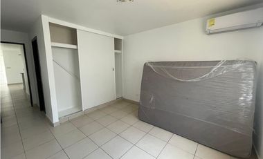SE VENDE CASA EN PLAYA DORADA PH LAS OLAS DE 3 HABITACION CON TERRAZA