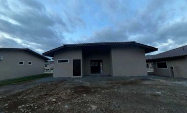 ALQUILER DE CASA EN ALGARROBOS RESIDENCIAL PRIVADO