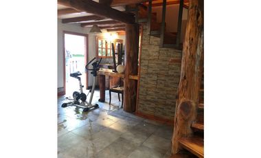 SE ALQUILA CASA DE 2 DORMITORIOS EN VILLA TURISMO A 300 MTS DE LA RUTA