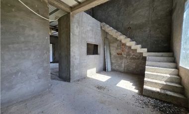 Vendo Casa a Terminar en Caseros, Entre Ríos.