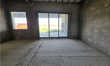 Vendo Casa a Terminar en Caseros, Entre Ríos.