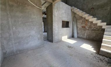 Vendo Casa a Terminar en Caseros, Entre Ríos.