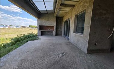 Vendo Casa a Terminar en Caseros, Entre Ríos.