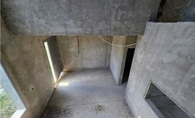 Vendo Casa a Terminar en Caseros, Entre Ríos.