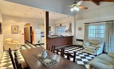 Chalet en venta en Villa Dominico