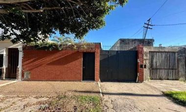 Chalet en venta en Villa Dominico