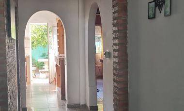 Casa en venta c/ cochera en Rafael Castillo