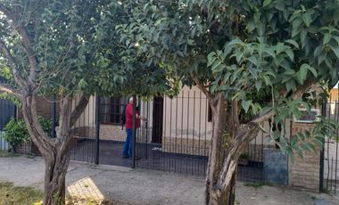 Casa en venta c/ cochera en Rafael Castillo