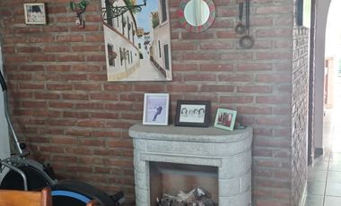 Casa en venta c/ cochera en Rafael Castillo