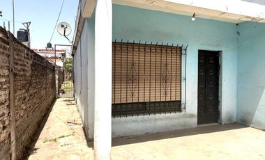 CASA 3 AMBIENTES MERLO VENTA + LOCAL COCHERA FONDO