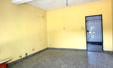 CASA 3 AMBIENTES MERLO VENTA + LOCAL COCHERA FONDO