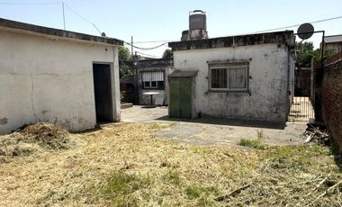 CASA 3 AMBIENTES MERLO VENTA + LOCAL COCHERA FONDO