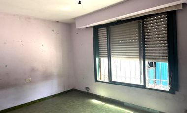 CASA 3 AMBIENTES MERLO VENTA + LOCAL COCHERA FONDO