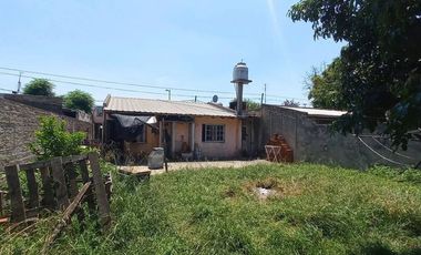 Casa de 4 ambientes en longchamps, a 20m de Espora