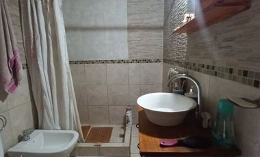 Casa de 4 ambientes en longchamps, a 20m de Espora