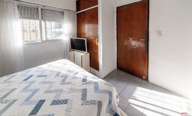 Venta casa 3 ambientes c/patio Munro edificable