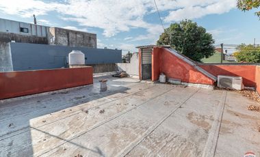 Venta casa 3 ambientes c/patio Munro edificable