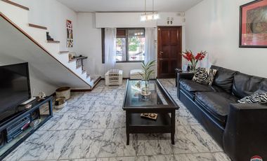 Venta casa 3 ambientes c/patio Munro edificable