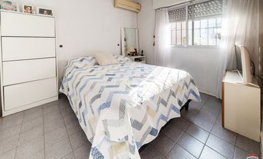 Venta casa 3 ambientes c/patio Munro edificable