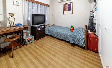 Venta casa 3 ambientes c/patio Munro edificable