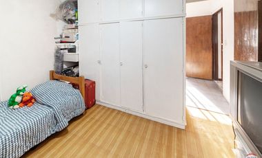 Venta casa 3 ambientes c/patio Munro edificable