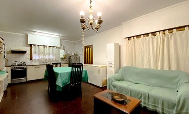 VENTA CASA 3 AMBIENTES CON QUINCHO Y PARQUE