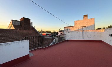 CASA 4 AMBIENTES VENTA EN REMEDIOS DE ESCALADA APT