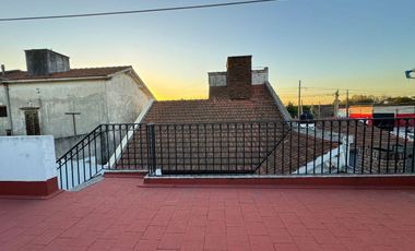 CASA 4 AMBIENTES VENTA EN REMEDIOS DE ESCALADA APT