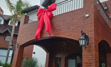 VENTA CASA BARRIO PRINCIPADO SAN VICENTE PILETA