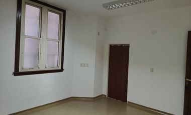 Alquiler Comercial - Piso 8 amb - San Nicolas