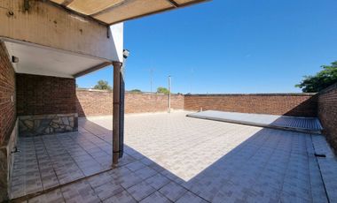 VENDE !Local comercial y casa sobre Lpz. y Planes