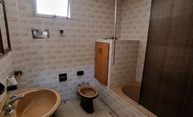 VENDE !Local comercial y casa sobre Lpz. y Planes